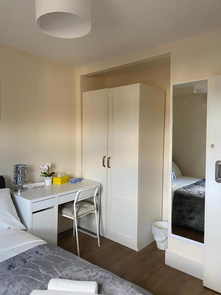Lovely Private Rooms In Camden, Central ロンドン エクステリア 写真